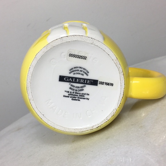 Collectible Yellow M&M mug - Picture 3 of 3